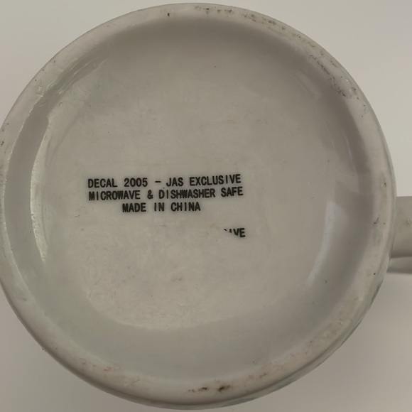 2005 Pair of Holiday Mugs - Picture 8 of 9